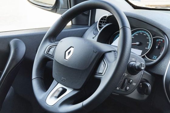 르노 칸구에 있는 최상의 가격과 2대 인승 밴,와 편한 특징, 마일리지, 좌석과 엔진 성능에