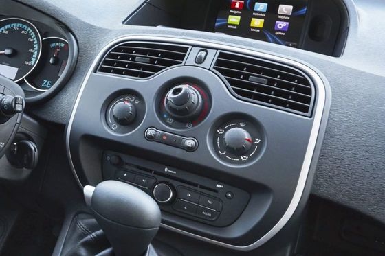 르노 칸구에 있는 최상의 가격과 2대 인승 밴,와 편한 특징, 마일리지, 좌석과 엔진 성능에