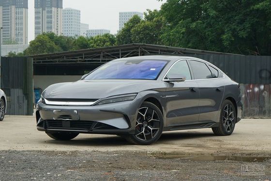 BYD 한 고성능 전기 자동차