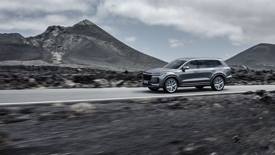 220 킬로미터 / Ｈ 플러그인 하이브리드 SUV 700Km 범위 4 스크린 6 인승 전기 자동차