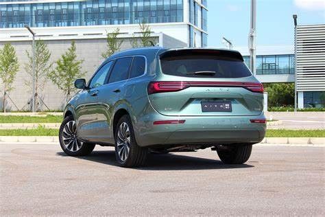 1.5T 큰 전기 자동차는 전기 하이브리드 200 km/H 화웨이 아이토 M7 SUV를 가솔린으로 청소합니다