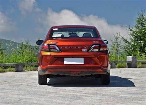 동펑 닛산 자동차 베누키아 D60 EV 2500 밀리미터 - 3000 밀리미터 차축 거리 왼손 드라이브 자동차