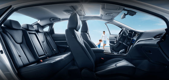 동펑 닛산 자동차 베누키아 D60 EV 2500 밀리미터 - 3000 밀리미터 차축 거리 왼손 드라이브 자동차