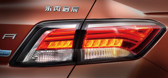 동펑 닛산 자동차 베누키아 D60 EV 2500 밀리미터 - 3000 밀리미터 차축 거리 왼손 드라이브 자동차