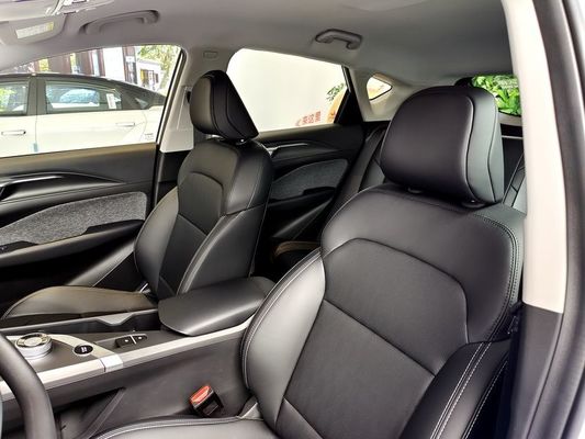 400 킬로미터 / 550 킬로미터 소형 전기 SUV 지리 측정 Ｃ 블루베리 순수하 EV 자동차