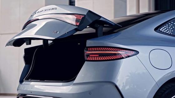 BYD는 듀얼 모터 전기 자동차를 밀봉합니다