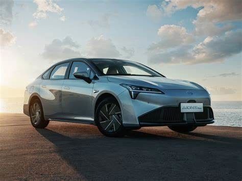 GAC 아이온 Ｓ 매체 전기 자동차 한 개의 Ｅ 모터 135kW 고급 세단형 승용차 자동차