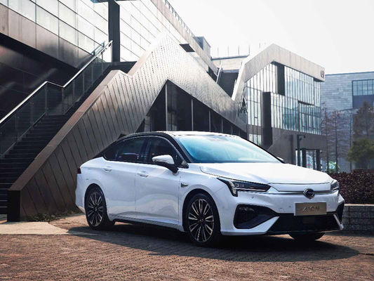 GAC 아이온 Ｓ 매체 전기 자동차 한 개의 Ｅ 모터 135kW 고급 세단형 승용차 자동차