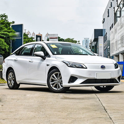 GAC 아이온 Ｓ 매체 전기 자동차 한 개의 Ｅ 모터 135kW 고급 세단형 승용차 자동차