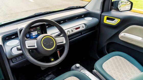 우링 게임 보이 소형 3 문 자동차 120 킬로미터 2 박스 4 인승 전기 자동차