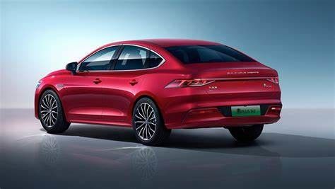 400 킬로미터 매체 규모 전기 자동차