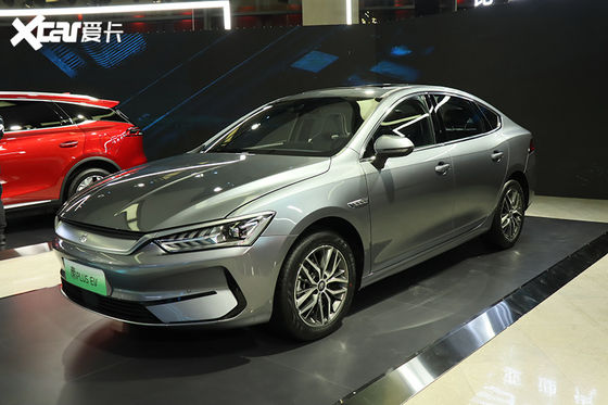 400 킬로미터 매체 규모 전기 자동차