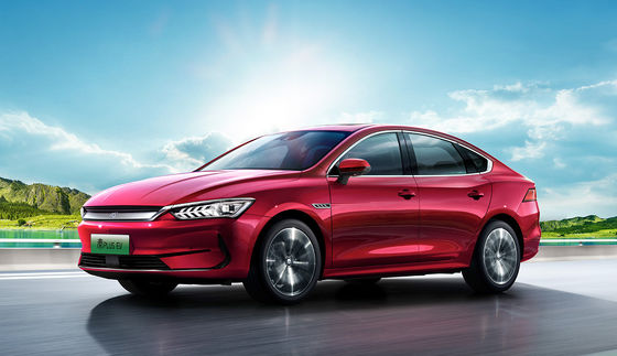 400 킬로미터 매체 규모 전기 자동차