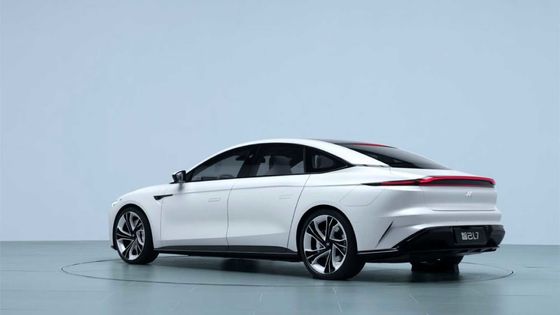 ZHIJI L7 고성능 전기 자동차 615 킬로미터 뉴 에너지 전기 자동차