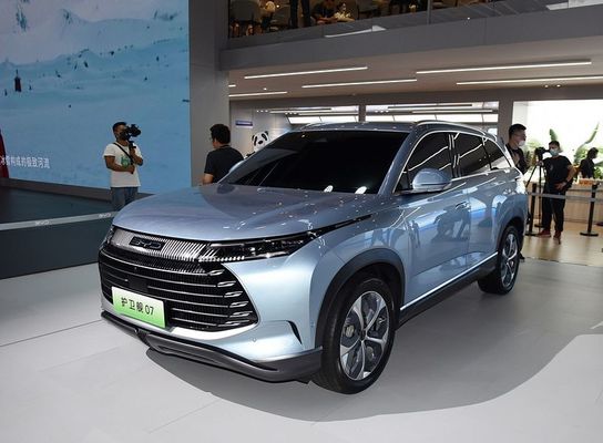 FWD 4 바퀴는 전기 자동차를 운전합니다