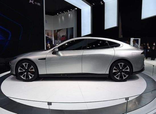 지적 리무진 전기 자동차 엑스펑 P7 국민 경제 개발 심의회 2WD 4WD 480 586 670 706 킬로미터 범위