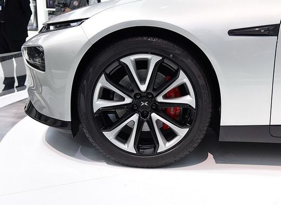 지적 리무진 전기 자동차 엑스펑 P7 국민 경제 개발 심의회 2WD 4WD 480 586 670 706 킬로미터 범위