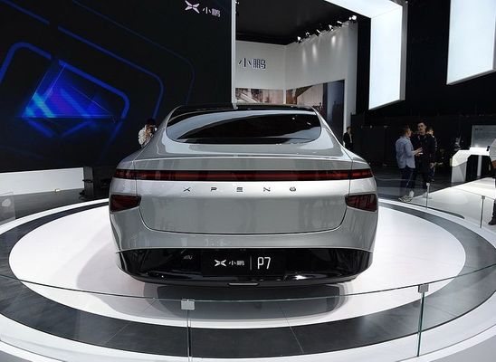 지적 리무진 전기 자동차 엑스펑 P7 국민 경제 개발 심의회 2WD 4WD 480 586 670 706 킬로미터 범위