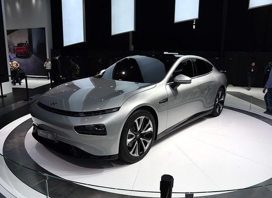 지적 리무진 전기 자동차 엑스펑 P7 국민 경제 개발 심의회 2WD 4WD 480 586 670 706 킬로미터 범위