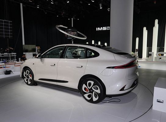 지지 LS6 최대 전력 575kW 최고 속도 252kmph 전기 스포츠 차량