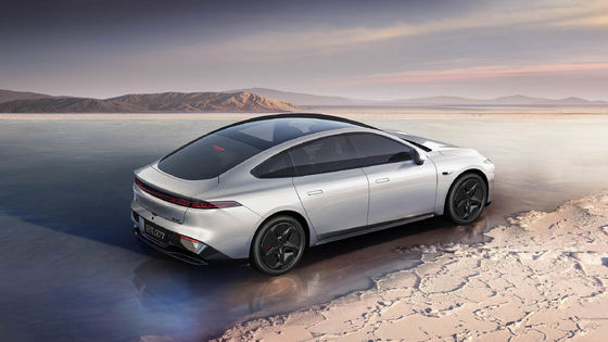 둥펑 Eπ 007 1200km 범위와 시저 문 최대 속도 165km/h 5문