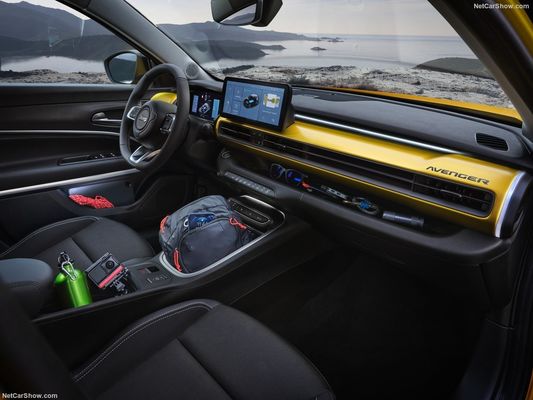 소형 콤팩트 가족 집중형 전동형 크로스오버 SUV 지프 어벤져 WLTP400km