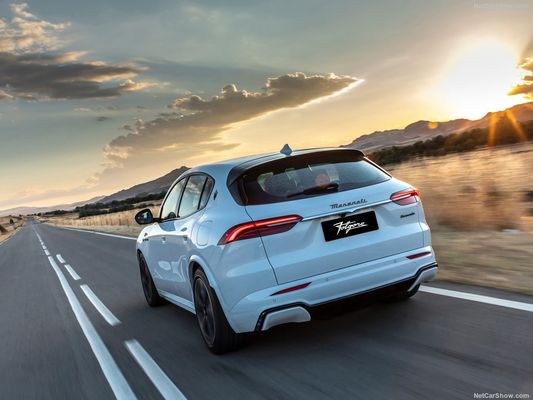 순수 전기 신 에너지 자동차 450 범위와 최고 속도 325km/h Maserati Gran Turismo Folgore에서