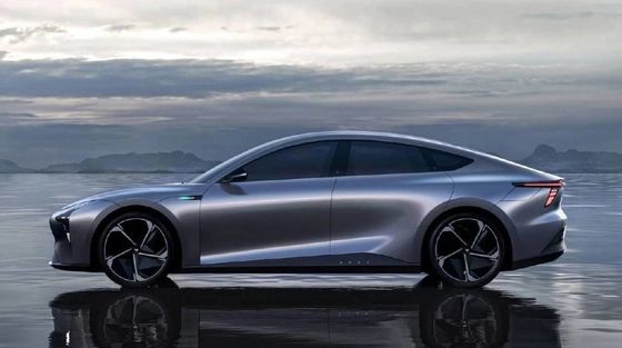 사전 판매 JV는 544 hp의 Jiyue 02 EV 세단과 RWD & AWD 버전의 새로운 에너지 자동차를 개발합니다.