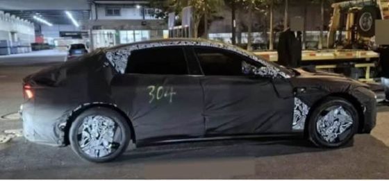 사전 판매 JV는 544 hp의 Jiyue 02 EV 세단과 RWD & AWD 버전의 새로운 에너지 자동차를 개발합니다.