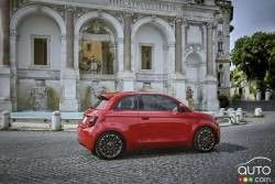2024 FIAT 500e FWD 미니 전기 자동차 42kwh 배터리 최고 속도 94mph
