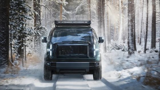 8 피트 침대와 방대한 저장실 내부를 가진 특수 제작된 TRCUK Canoo 픽업