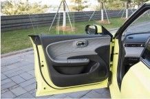 최신 순수한 EV 자동차 둥펑 Nammi 01 해치백 EV 그리고 인상적인 범위와 솔리드 스테이트 배터리