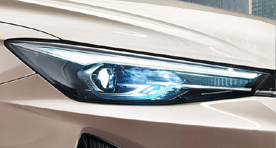 NEDC501Km 주행 범위 Roewe Ei5 MPV 순수 전기 차량 최고 속도 185km/h 8.3sec 0-100km/h 가속