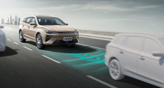 NEDC501Km 주행 범위 Roewe Ei5 MPV 순수 전기 차량 최고 속도 185km/h 8.3sec 0-100km/h 가속