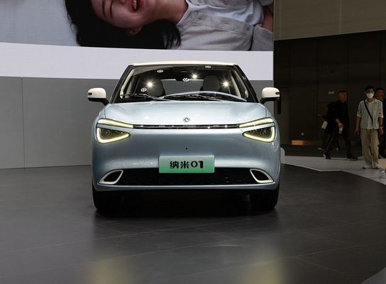 순수 전기차 둥펑 나노 01 2024 330리터 최고속도 140km/h 중국 뉴 에너지 전기차