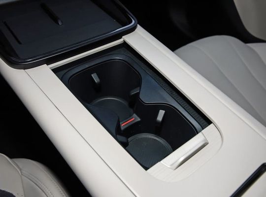 오늘 최신 출시 LYNK & CO 07 EM-P 126km 장거리 프로 PHEV 160 kW 전기 모터 & 350N.m 토크 새로운 에너지 차량