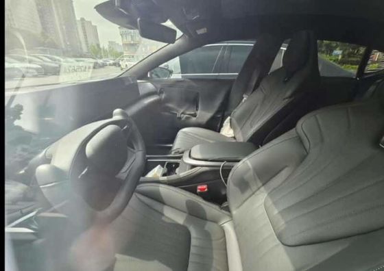 가장 뜨거운 베이징 자동차 쇼 Jiyue07 200kw 모터 파워 27w;.S 순수 전기 자동차 최고 속도 200km / h