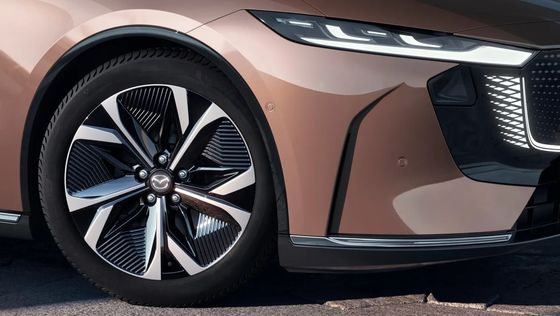 최초의 순수 전기차 마즈다 EZ-6는 얇은 후륜 구동 세일런으로