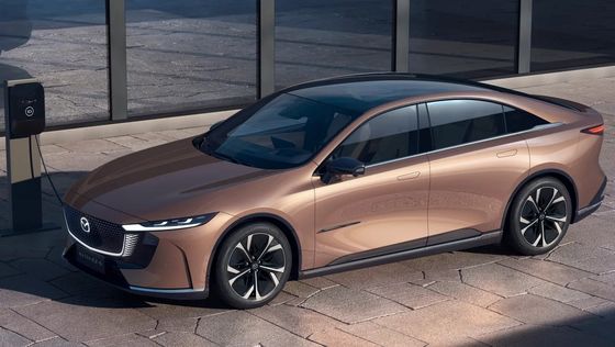 최초의 순수 전기차 마즈다 EZ-6는 얇은 후륜 구동 세일런으로