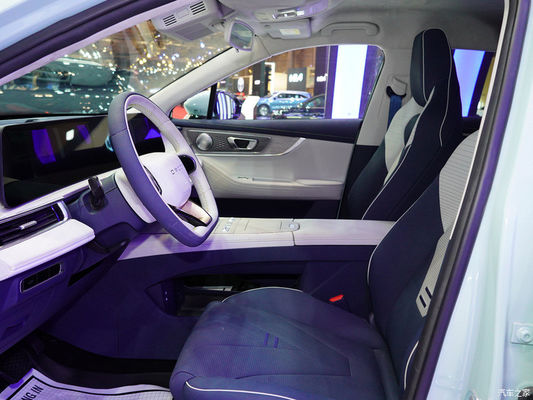 172km 최고 속도와 150kW 모터 파워와 함께 좋은 판매