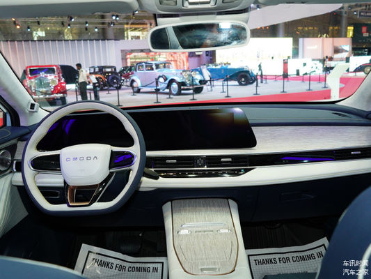 172km 최고 속도와 150kW 모터 파워와 함께 좋은 판매