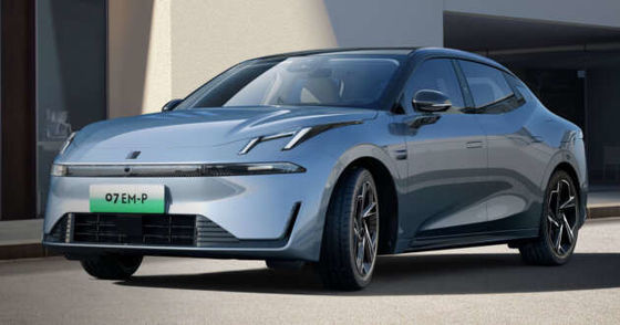 강력한 신형 하이브리드 자동차 LYNK&CO 07 EM-P 163 PS와 255 Nm의 토크와 160kw의 모터 파워와 3 속도 DHT 변속기