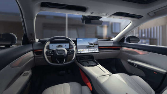 강력한 신형 하이브리드 자동차 LYNK&CO 07 EM-P 163 PS와 255 Nm의 토크와 160kw의 모터 파워와 3 속도 DHT 변속기