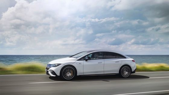 슈퍼 장거리 전기 차량 메르세데스-벤츠 EQE AMG 53 4MATIC + 460kw/625P.s 엔진 전력 220km/h 최고 속도