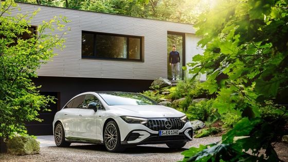 슈퍼 장거리 전기 차량 메르세데스-벤츠 EQE AMG 53 4MATIC + 460kw/625P.s 엔진 전력 220km/h 최고 속도