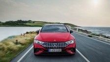 뜨거운 판매 전기 차량 메르세데스-벤츠 EQE AMG 43 4MATIC 90.6kwh 배터리 450km 범위 350kw / 476P.s 모터 힘
