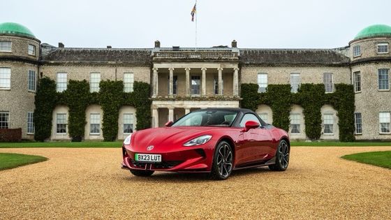 MG 사이버스터 트로피 전동 스포츠카 건전한 335bhp와 350파운드 Ft 토크, 77kwh 배터리 아래 336 마일 범위