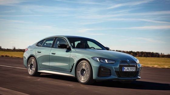 순수 전기차 고성능 450km 범위 BMW i4 가속 0-100km/h 3.9s 225km/h 최고 속도 400kw 전력