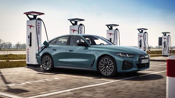 순수 전기차 고성능 450km 범위 BMW i4 가속 0-100km/h 3.9s 225km/h 최고 속도 400kw 전력