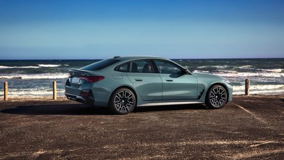 순수 전기차 고성능 450km 범위 BMW i4 가속 0-100km/h 3.9s 225km/h 최고 속도 400kw 전력